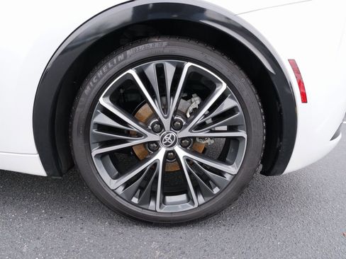 Used 2025 Toyota Prius XLE image 12