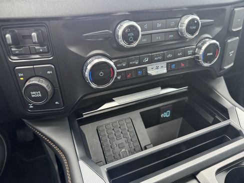 Used 2024 Ford F350 Platinum image 13