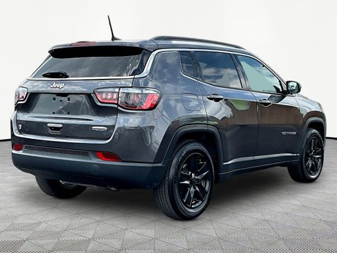 Used 2022 Jeep Compass Latitude FWD image 6