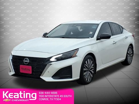 Used 2024 Nissan Altima 2.5 SV FWD image 8