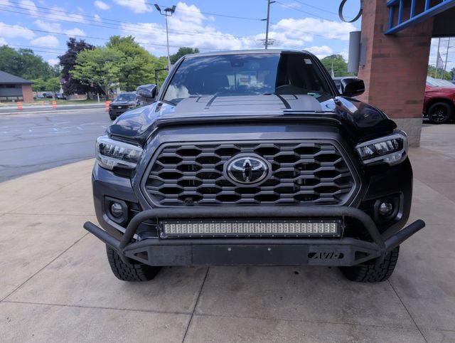 Used 2021 Toyota Tacoma TRD Off-Road w/ TRD Premium Off Road Package AWD/4WD image 11