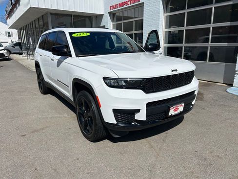 Used 2023 Jeep Grand Cherokee L Laredo AWD/4WD image 2