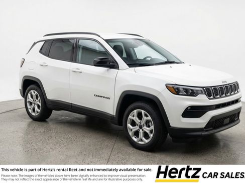 Used 2025 Jeep Compass Latitude AWD/4WD image 1