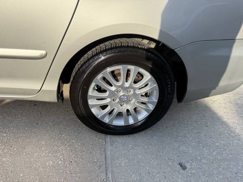 Used 2009 Toyota Sienna XLE FWD image 36
