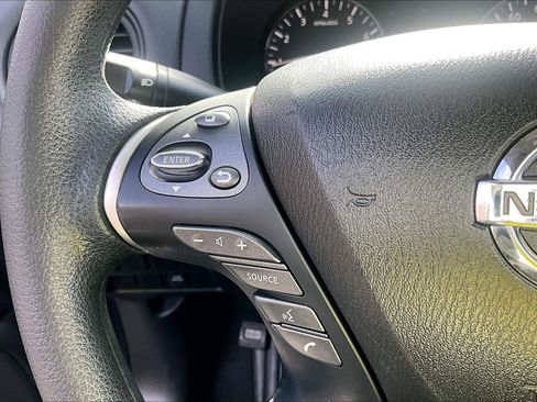 Used 2020 Nissan Pathfinder S image 20