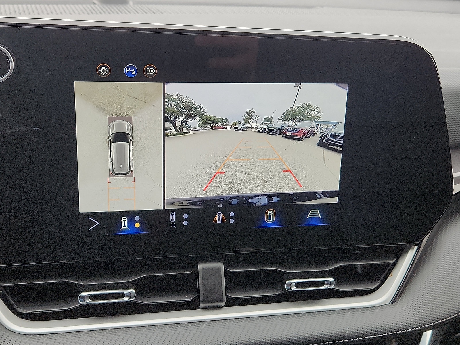 Used 2025 Chevrolet Equinox LT w/ Convenience Package II FWD image 18