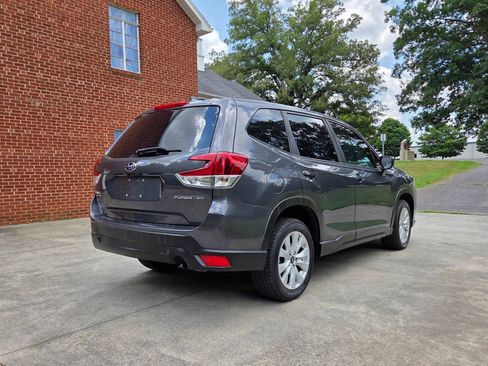 Used 2022 Subaru Forester AWD/4WD image 5