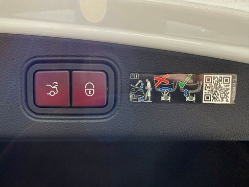 Used 2022 Mercedes-Benz E 450 Coupe image 23