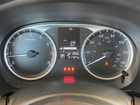 Used 2024 Nissan Kicks S image 38