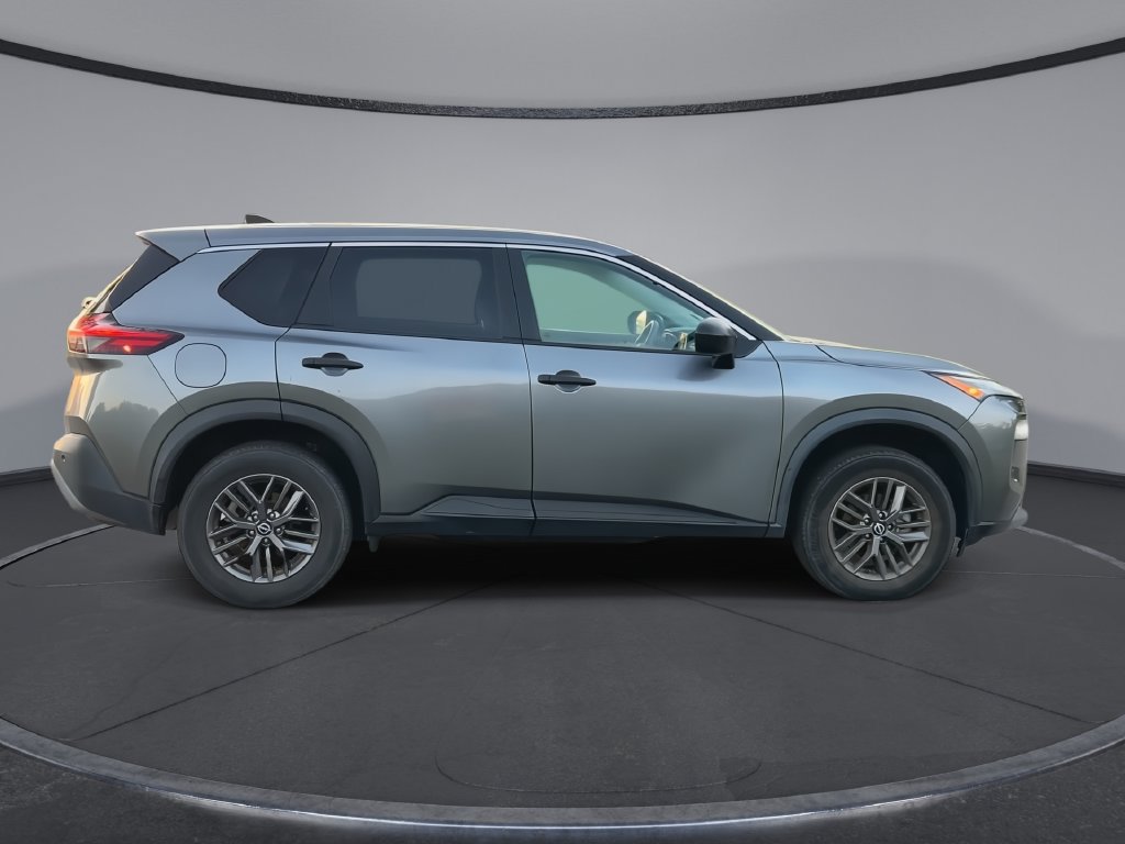 Used 2023 Nissan Rogue S FWD image 9