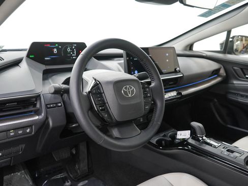 Used 2026 Toyota Prius XLE AWD/4WD image 22