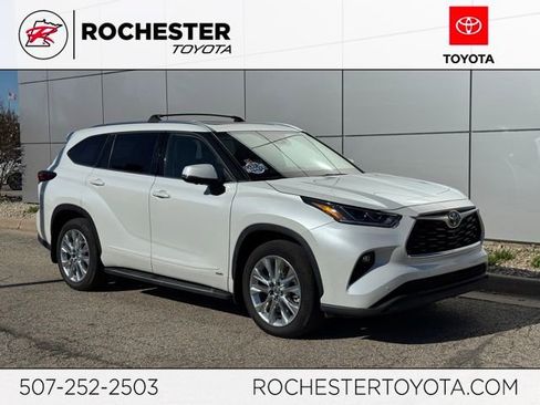 Used 2023 Toyota Highlander Limited AWD/4WD image 1