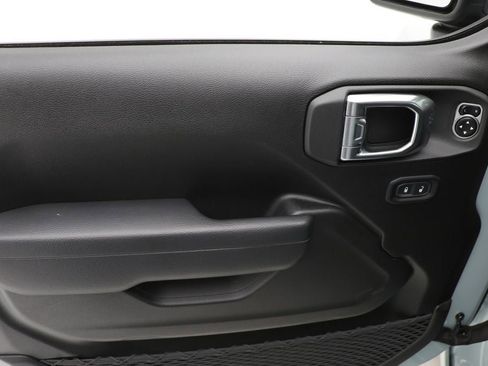 Used 2024 Jeep Wrangler Unlimited w/ Convenience Group image 16