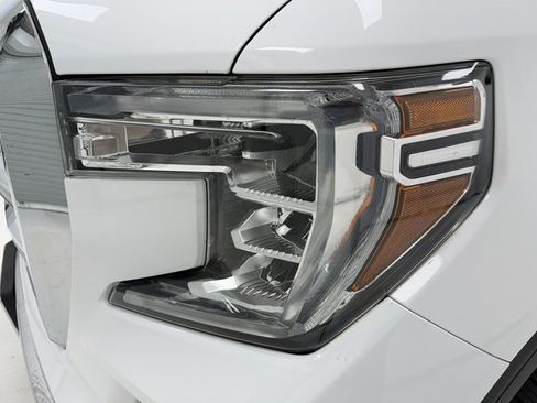 Used 2021 GMC Sierra 1500 SLE w/ Driver Alert Package I image 6