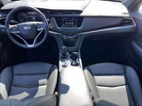 Used 2024 Cadillac XT6 Luxury image 13