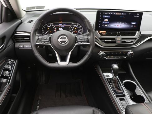 Used 2023 Nissan Altima 2.5 SR w/ SR Premium Package image 14