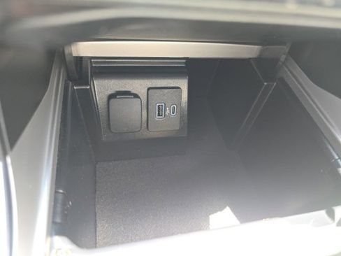 Certified 2023 Ford Explorer Limited image 22