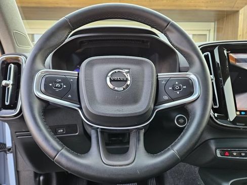 Used 2024 Volvo XC40 B5 Ultimate w/ Climate Package AWD/4WD image 23