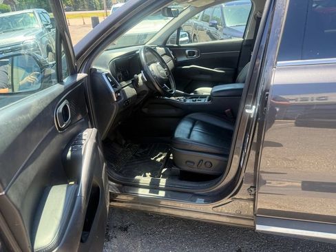 Used 2023 Kia Sorento EX AWD/4WD image 9