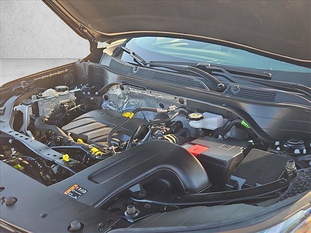 Used 2025 Chevrolet Trax LT FWD image 21
