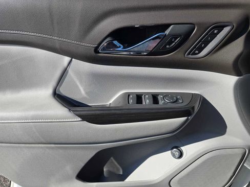 Used 2021 GMC Acadia SLT w/ Preferred Package image 10