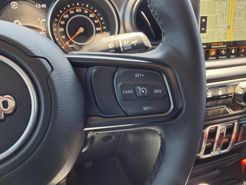 Used 2023 Jeep Gladiator Sport AWD/4WD image 24