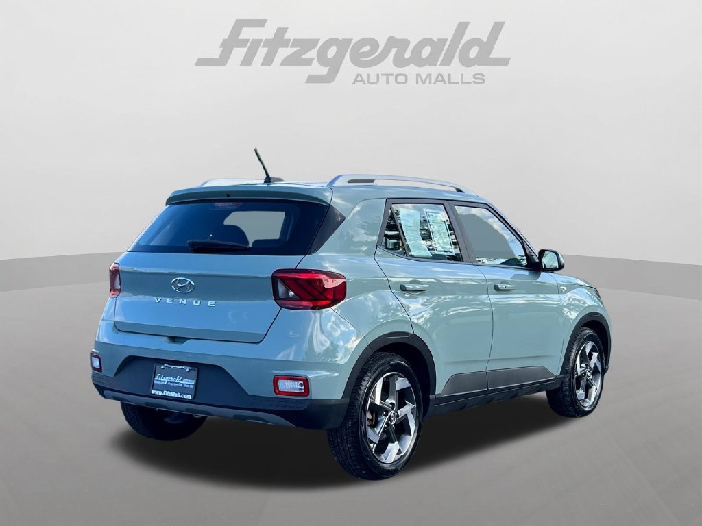 Used 2025 Hyundai Venue SEL FWD image 8