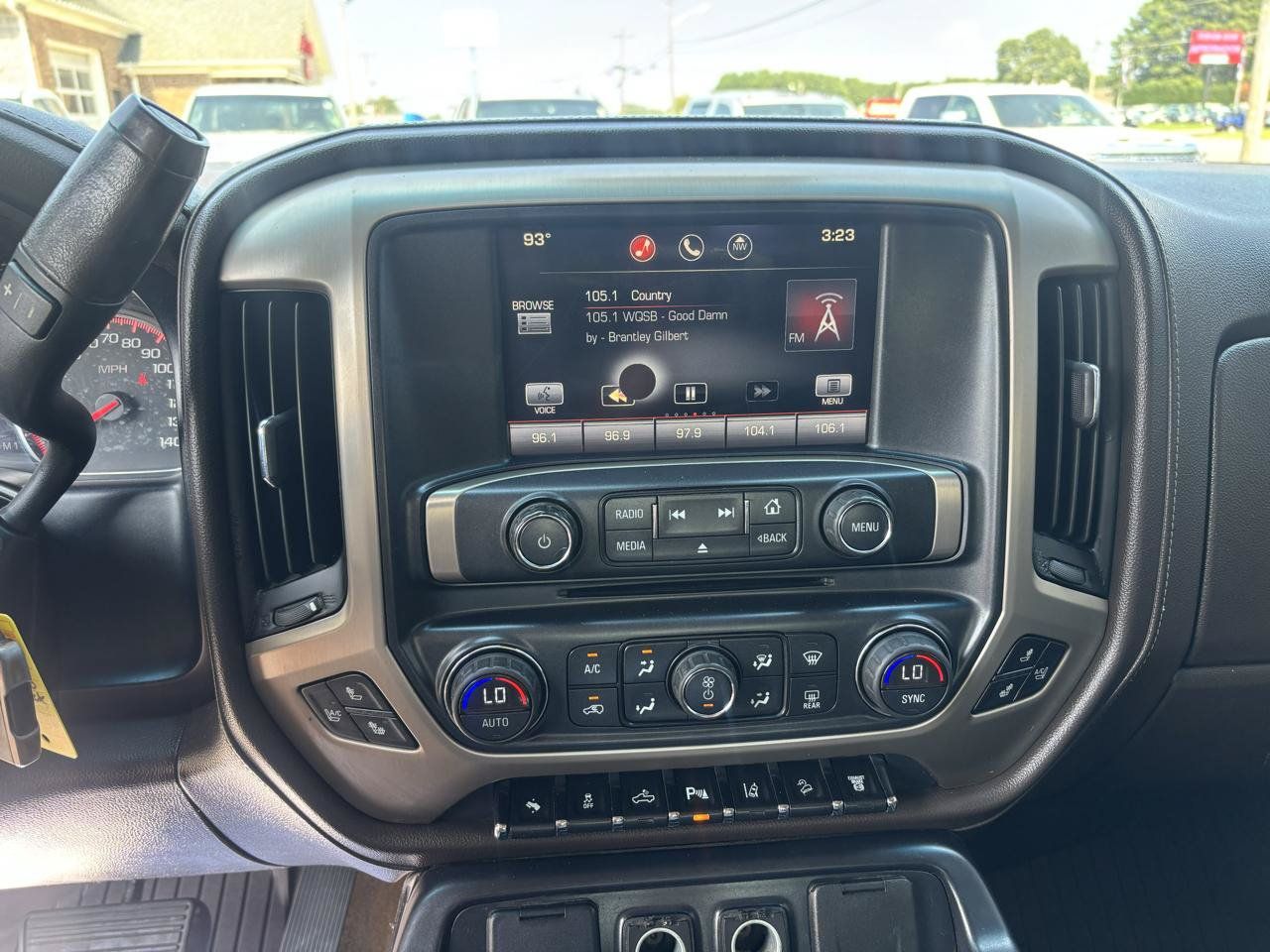 Used 2015 GMC Sierra 2500 Denali w/ Duramax Plus Package AWD/4WD image 17