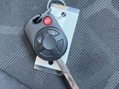 Used 2012 Ford Fiesta SE image 22