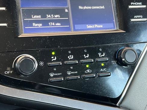 Certified 2018 Toyota Camry LE FWD image 20