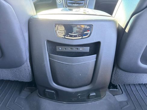 Used 2020 Cadillac Escalade Premium Luxury image 25