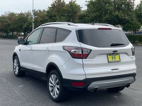 Used 2017 Ford Escape Titanium FWD image 4