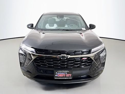 New 2026 Chevrolet Trax RS w/ Sunroof Package FWD image 2