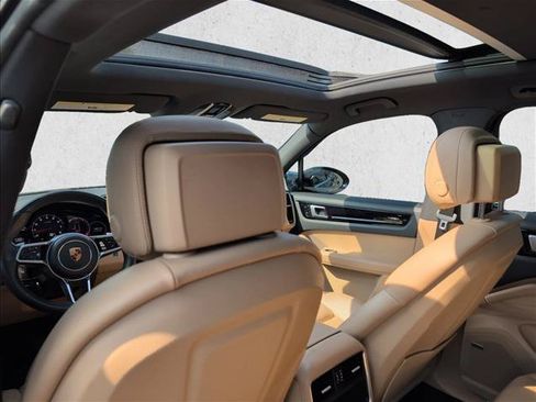 Used 2020 Porsche Cayenne AWD/4WD image 12