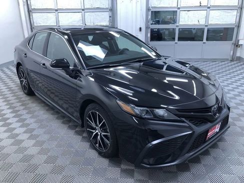 Used 2023 Toyota Camry SE image 28