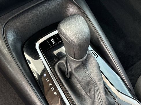 Used 2025 Toyota Corolla LE image 21