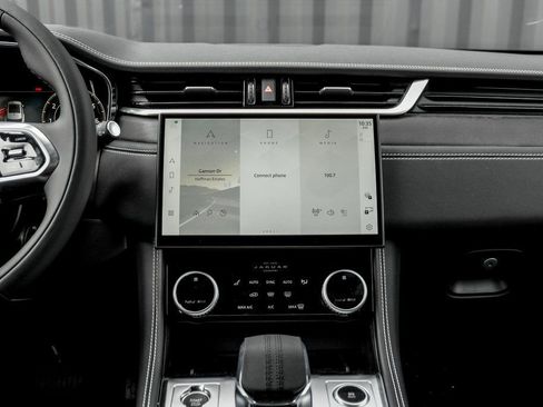 New 2026 Jaguar F-PACE R-Dynamic S image 18