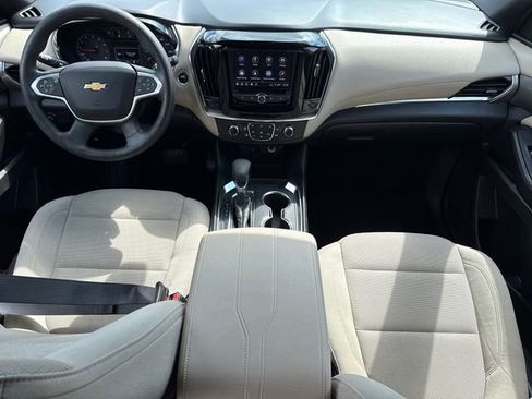 Used 2023 Chevrolet Traverse LS FWD image 11