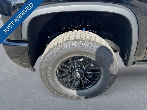 New 2026 Chevrolet Silverado 2500 ZR2 image 10
