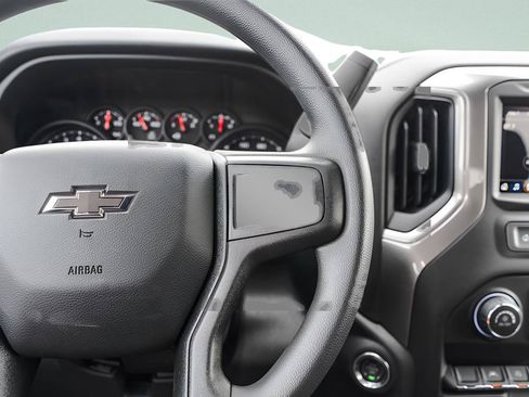 New 2026 Chevrolet Silverado 1500 Custom Trail Boss w/ LPO, Dark Essentials Package AWD/4WD image 11