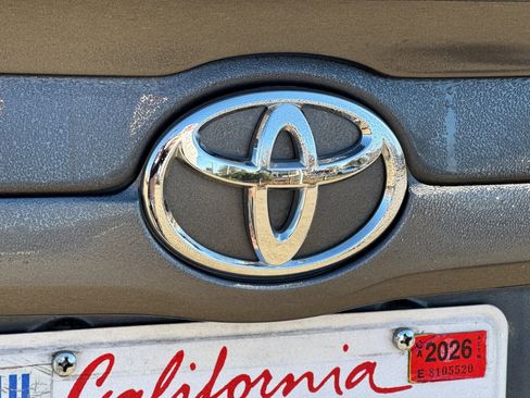 Used 2011 Toyota Camry SE image 46