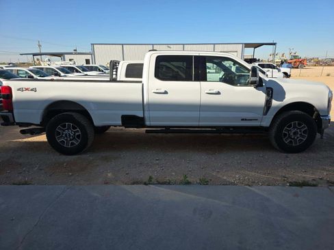 Used 2024 Ford F250 Lariat AWD/4WD image 4
