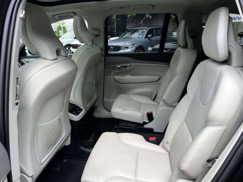 Used 2024 Volvo XC90 T8 Plus w/ Protection Package Premier AWD/4WD image 9