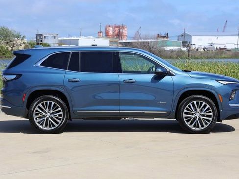 New 2026 Buick Enclave Avenir w/ Super Cruise Package image 4