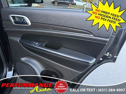 Used 2018 Jeep Grand Cherokee Limited image 26