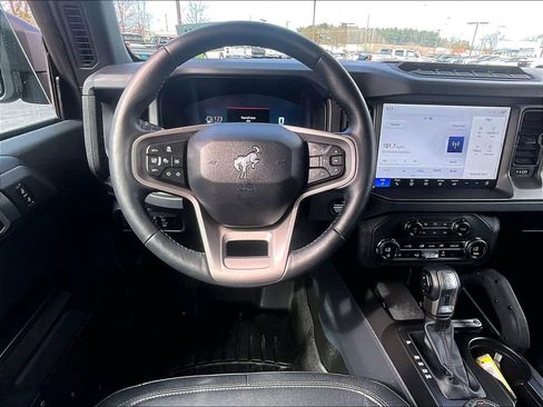 Used 2025 Ford Bronco Badlands AWD/4WD image 16
