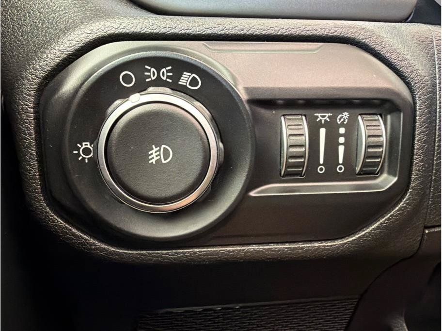Used 2021 Jeep Wrangler Sport AWD/4WD image 31