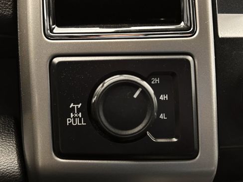 Used 2019 Ford F250 Lariat w/ Chrome Package image 21