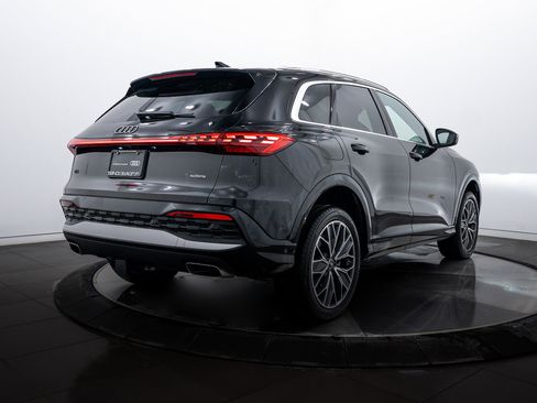 Certified 2025 Audi Q5 Premium Plus w/ Premium Plus image 4