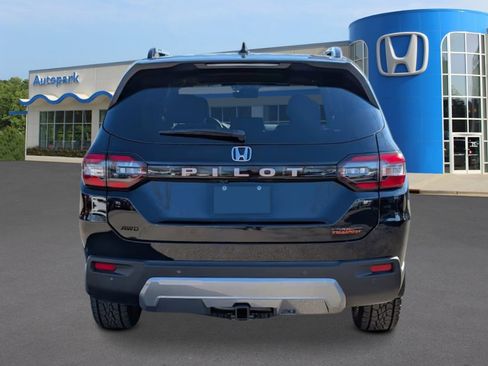 New 2026 Honda Pilot TrailSport image 4